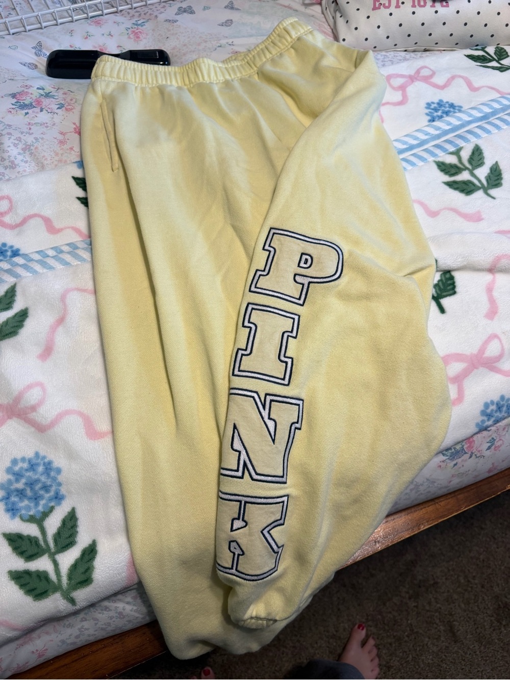 VS PINK Yellow Logo Sweatpants